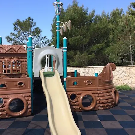 Hotel Paradise Vanesa 3*