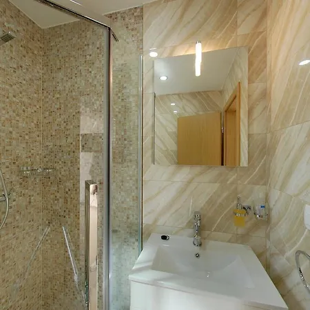 Paradise Vanesa Hotel 3*
