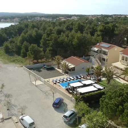 Paradise Vanesa Hotel 3*