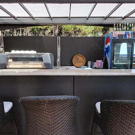 Hotel Paradise Vanesa Vir