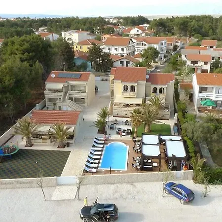 Paradise Vanesa 3* Vir