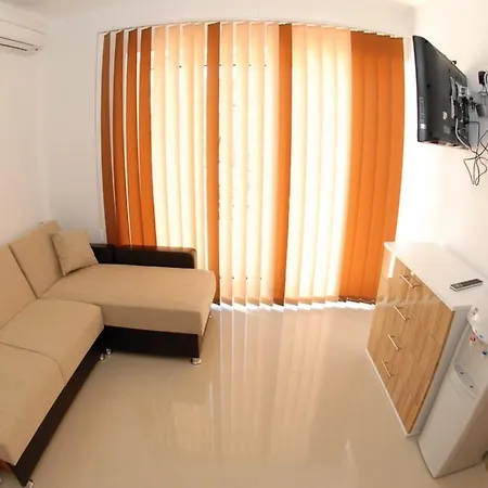 Hotel Paradise Vanesa 3*