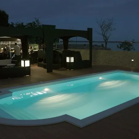 Paradise Vanesa Hotel 3*
