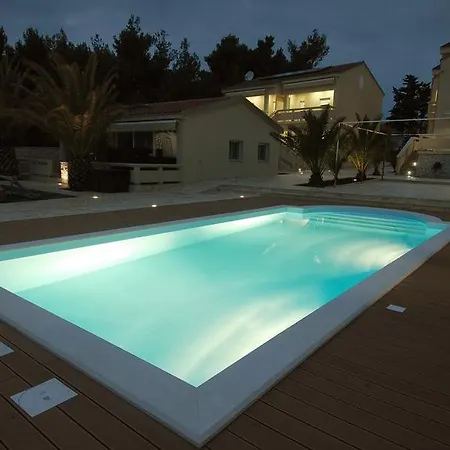 Hotel Paradise Vanesa