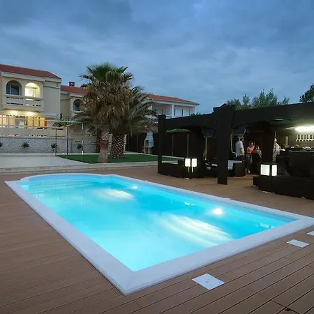 Paradise Vanesa Hotel