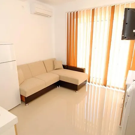 Paradise Vanesa מלון 3*