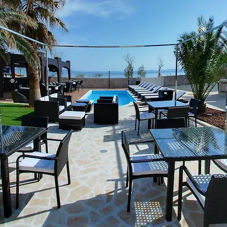 Paradise Vanesa Vir