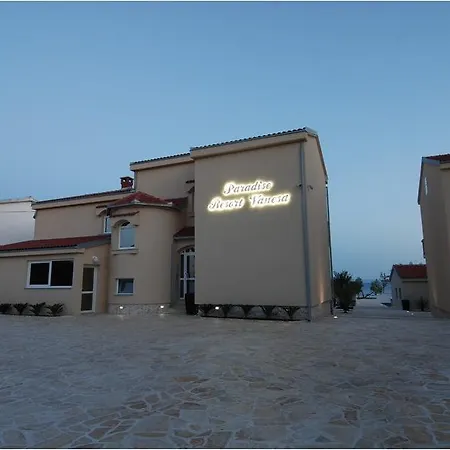 Hotel Paradise Vanesa Vir