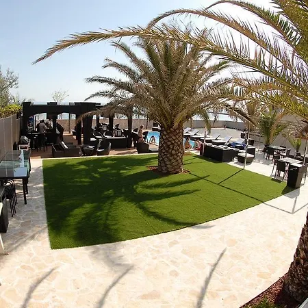 Paradise Vanesa Hotel